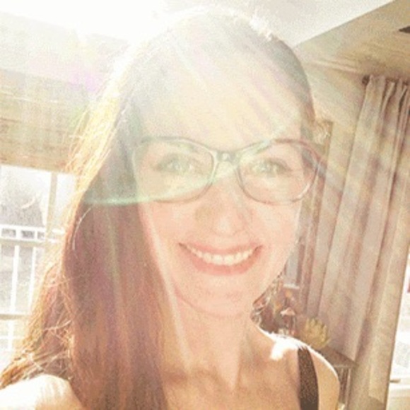 Meet your Posher, Carrie - Picture 1 of 1